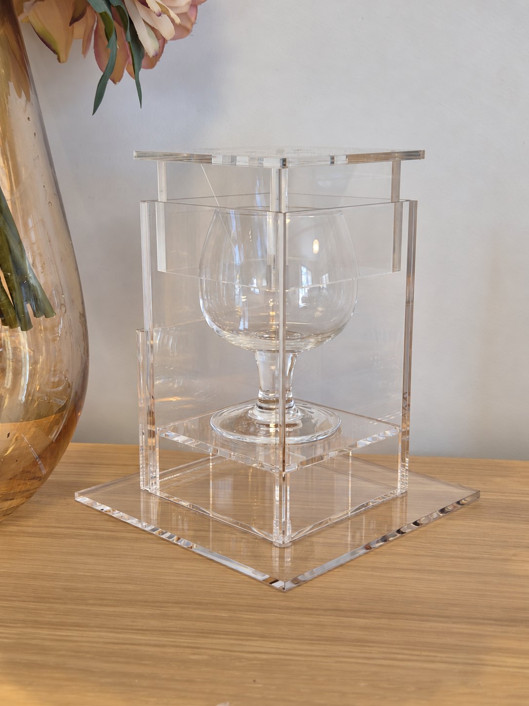 Kosason Wedding Case: a clear glass ceremony cup inside a plain transparent acrylic case